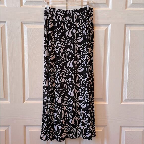 BLACK AND WHITE ELASTIC WAIST SKIRT BY EAST 5th SIZE LARGE EUC - Picture 1 of 5